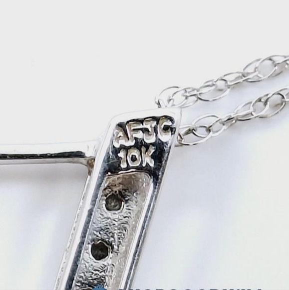 10K Solid White Gold Diamond Accent White Gold Musical Note Pendant Necklace - Picture 4 of 9